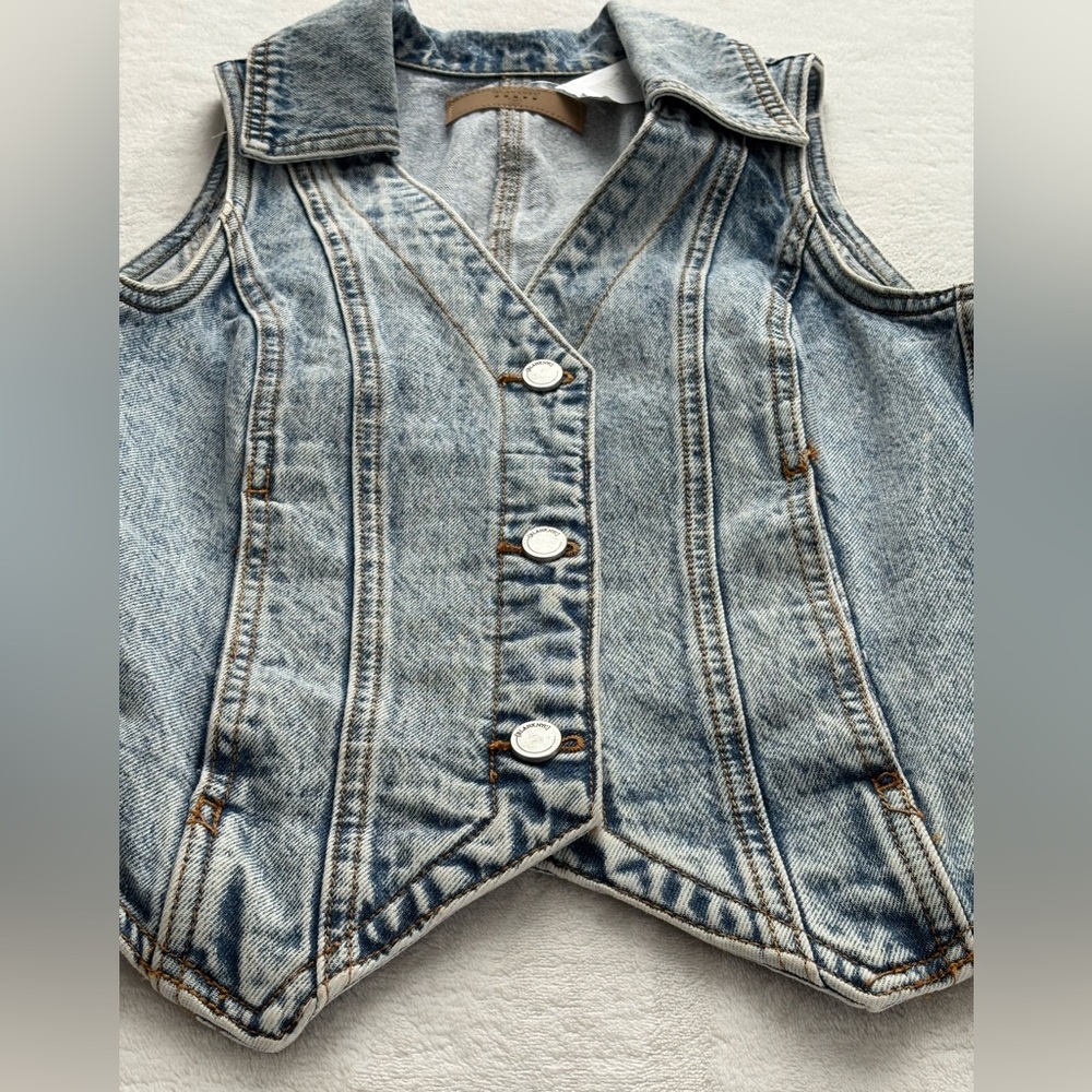 NWT - BLANK NYC Timeless Tailored Denim Vest - Size Medium - Picture 2 of 16